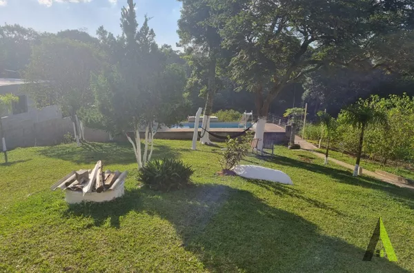 Chácara rodeada de muito verde em São Roque!