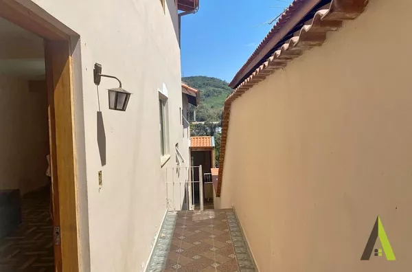 Sobrado em Bairro Tradicional de São Roque! 