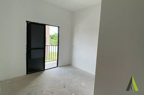 Casa em Condomínio Fechado em São Roque!