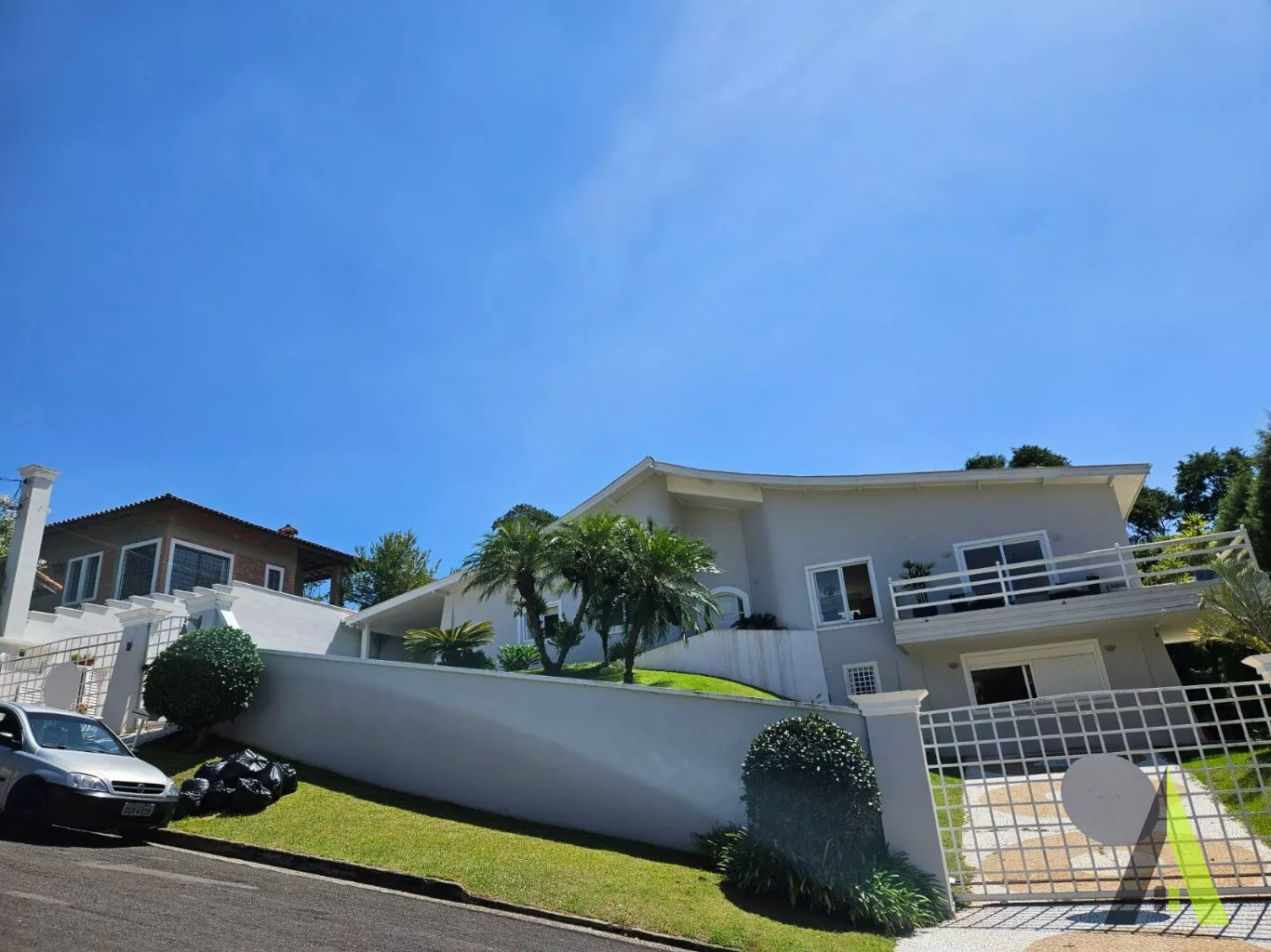 Casa Térrea  em Condomínio Fechado com Acabamento de Primeira em São Roque! - CA718
