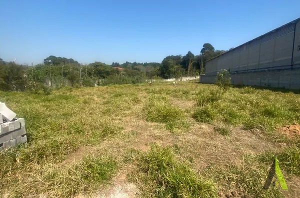 Terreno Plano em Localização Privilegiada em São Roque! 