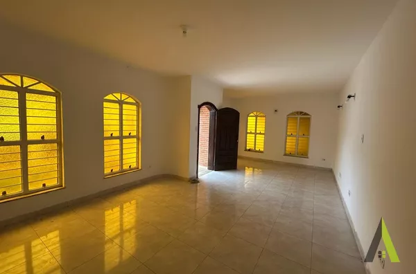 Casa Térrea em Bairro Nobre de São Roque!