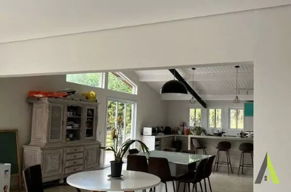  Casa em Condomínio Fechado de Alto Padrão em São Roque!