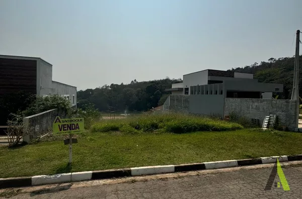  Terreno em Condomínio Fechado de Alto Padrão em São Roque!