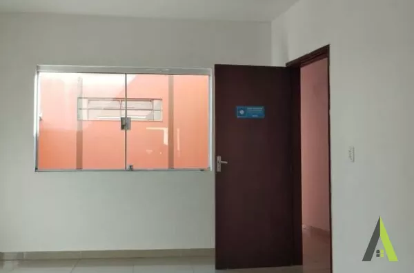 Sala Comercial no Centro de São Roque! 