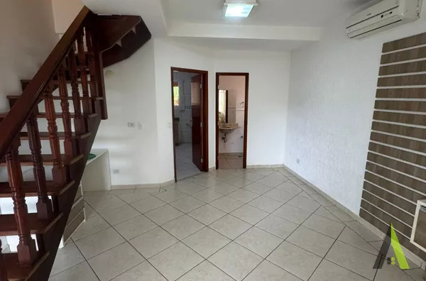 Sobrado em Condomínio Fechado em São Roque! 