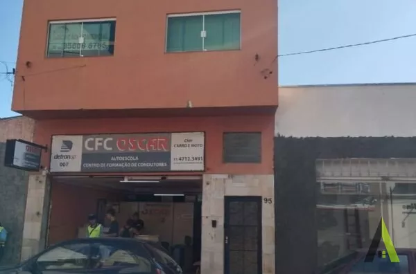 Sala Comercial no Centro de São Roque! 