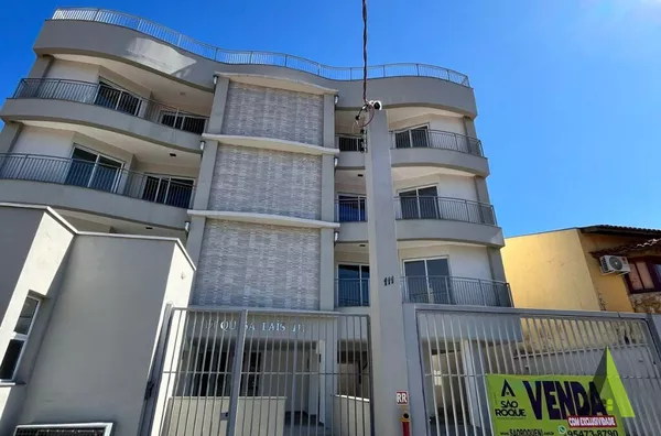 Apartamento com Varanda em Bairro Tradicional de São Roque!