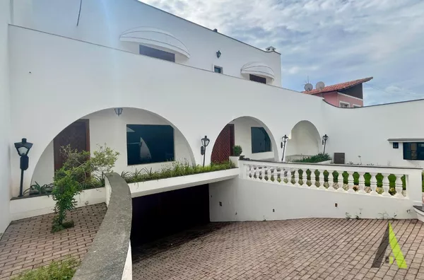  Sobrado em Bairro Nobre de São Roque!