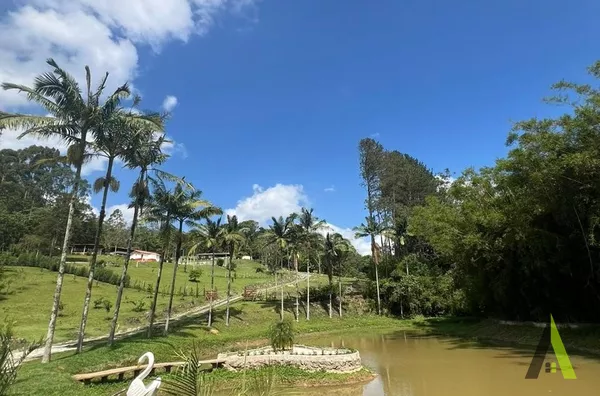 Área Espetacular Próximo ao Roteiro do Vinho em São Roque! 