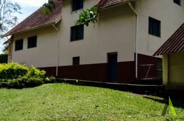 Casa Espetacular na Estrada do Vinho em São Roque!