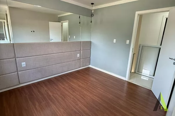 Casa em Condomínio Fechado em São Roque!