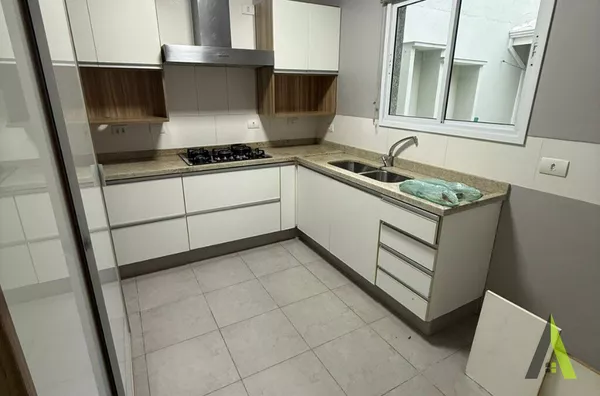 Casa em Condomínio Fechado de São Roque!