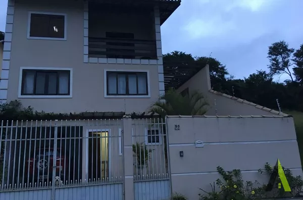 Sobrado de Alto Padrão com Vista Fantástica para a Cidade de São Roque! 