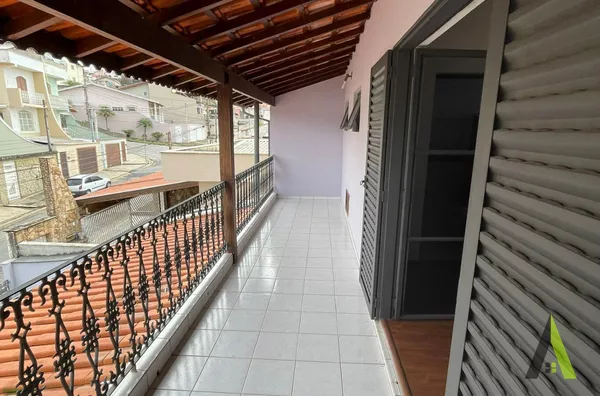 Sobrado Amplo no Centro de São Roque!