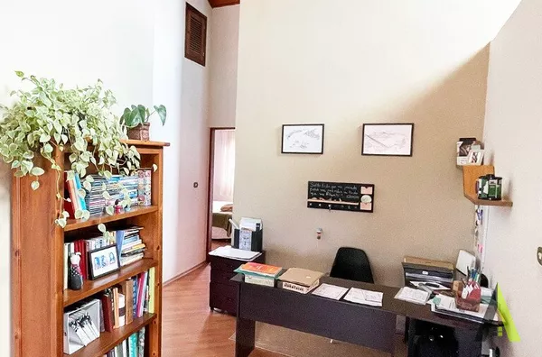 Sobrado de Alto Padrão contendo Pé Direito Alto e Vista Fantástica em Condomínio Fechado em São Roque! 