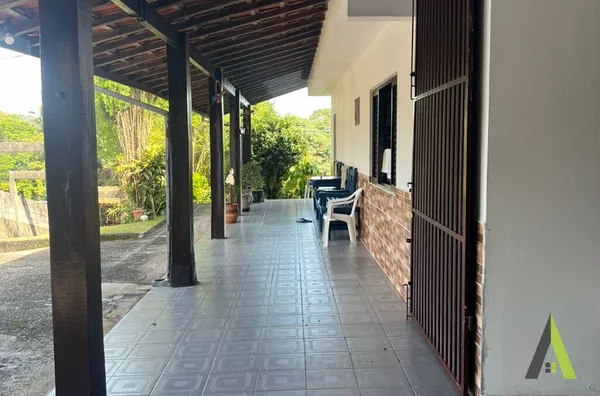 Casa Térrea com Quintal em São Roque!