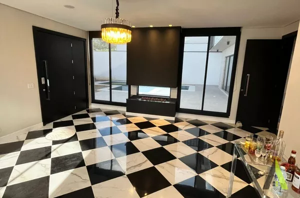 Sobrado Alto Padrão  em Condomínio Fechado com Acabamento de Primeira em São Roque!