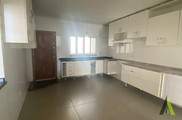 Casa em Condomínio Fechado de São Roque! 
