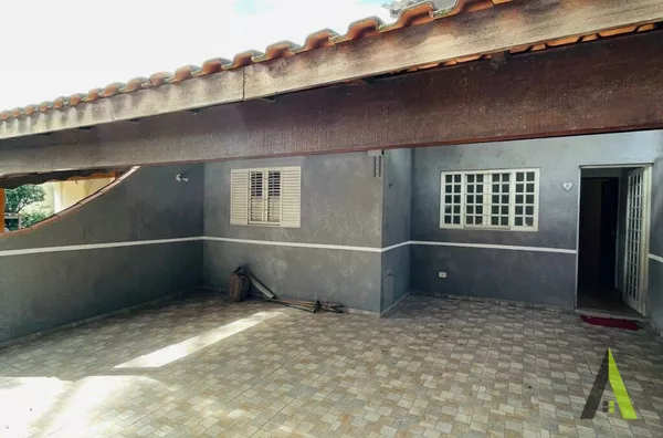 Casa em Condomínio Fechado em São Roque!