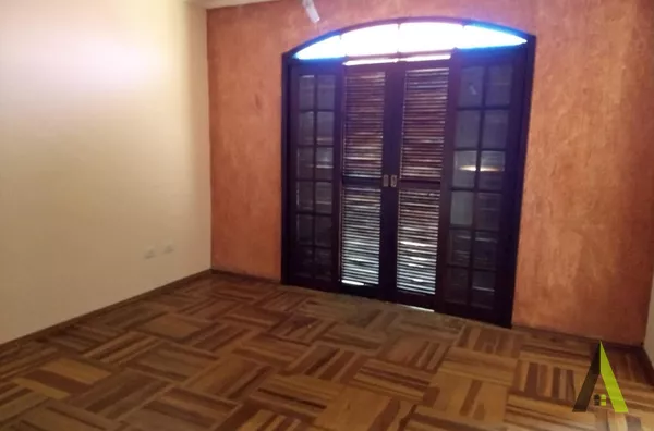 Sobrado com Área Gourmet Completa em Condomínio Fechado de São Roque! 