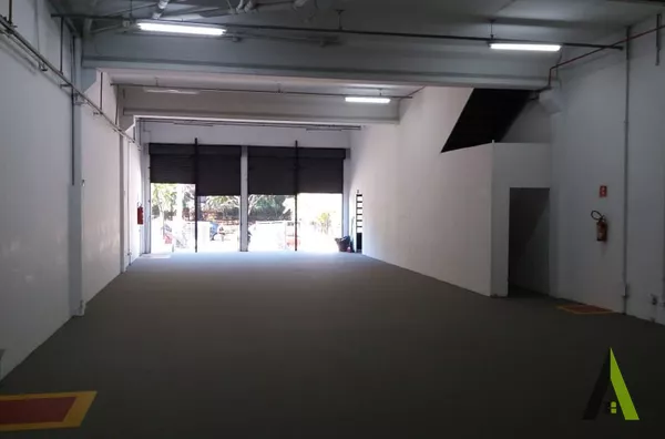 Galpão Industrial com Doca em Tamboré!