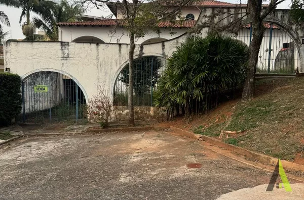 Casa em Bairro Nobre de São Roque!