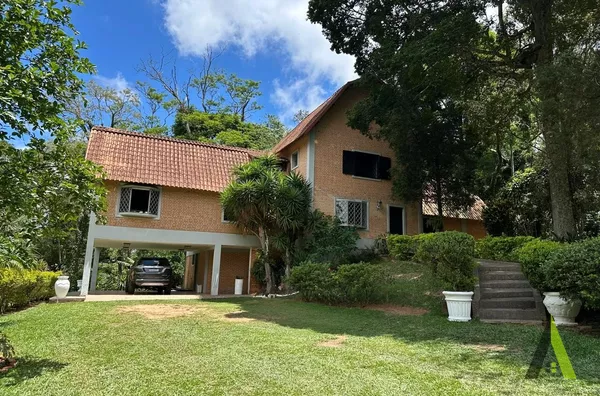 Chácara no Km 48,5 da Raposo Tavares em São Roque! 