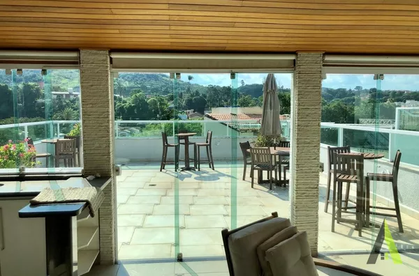 Apartamento Duplex Próximo ao Centro de São Roque! 