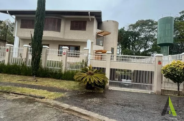 Sobrado Alto Padrão com Acabamento de Primeira em São Roque!