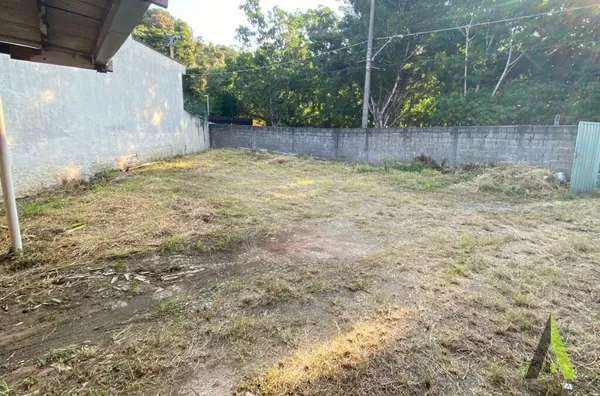 Terreno Plano em Bairro Próximo ao Centro de São Roque! 
