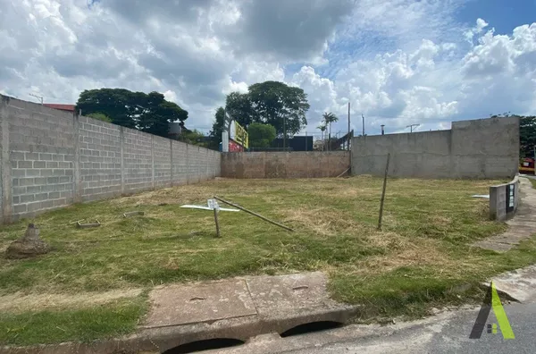 Terreno Plano em Bairro Tradicional em São Roque! 