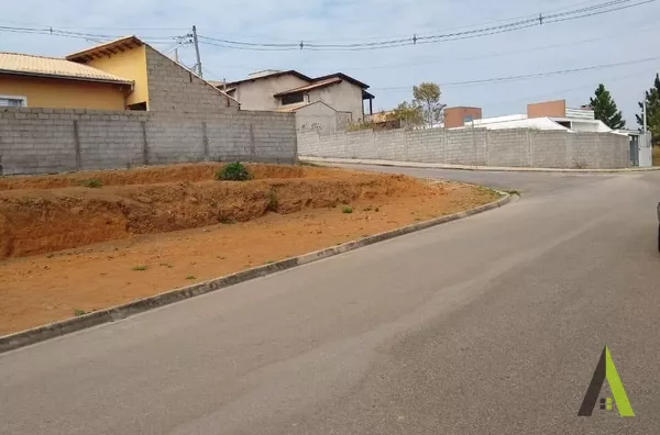 Terreno Plano Pronto para Construir no Roteiro do Vinho em São Roque!