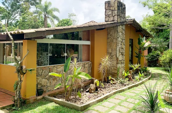 Sitio Avarandado com Horta Orgânica e Nascente de Água em São Roque!