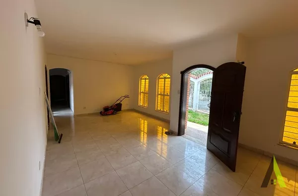 Casa Térrea em Bairro Nobre de São Roque!