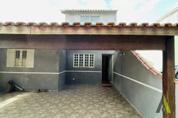 Casa em Condomínio Fechado em São Roque!