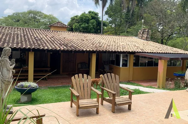 Sitio Avarandado com Horta Orgânica e Nascente de Água em São Roque!