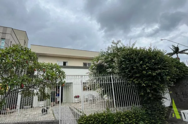 Sobrado com Área Gourmet Completa  em São Roque! 