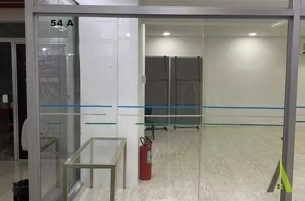 Sala Comercial Decorada em São Roque!
