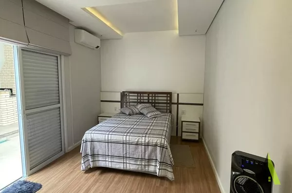  Casa Térrea em Condomínio de São Roque! 