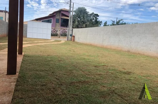 Casa Térrea a Venda em São Roque! 