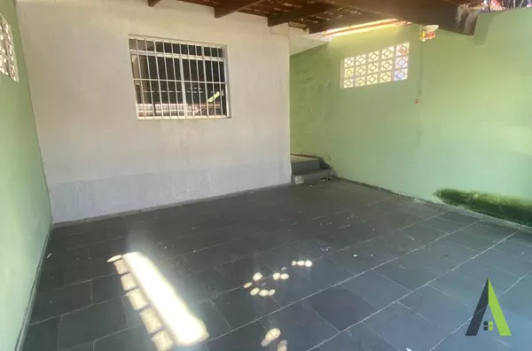 Casa com Edícula em São Roque! 