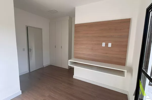 Casa em Condomínio Fechado em São Roque!