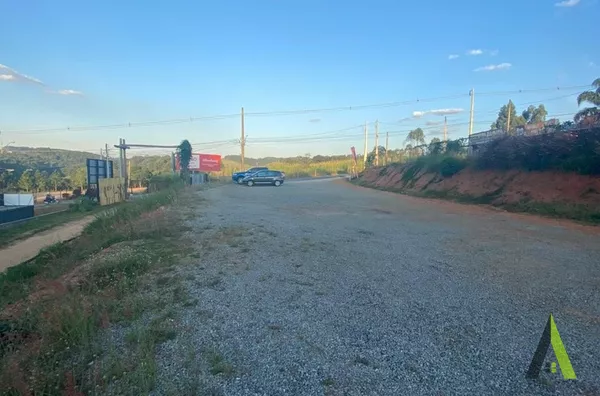 Terreno Plano na Estrada do Vinho! 