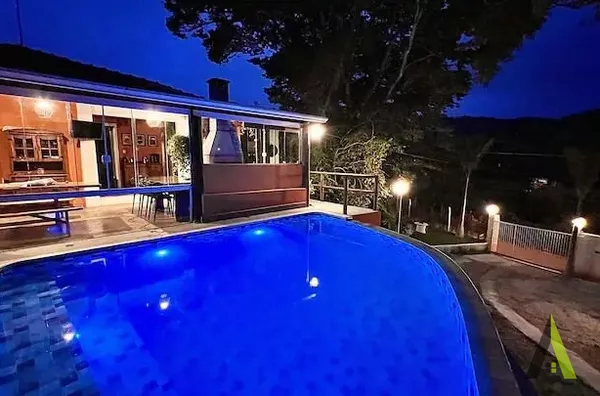 Casa de alto padrão mobiliada  em São Roque!