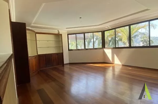 Apartamento Duplex no Centro de São Roque! 