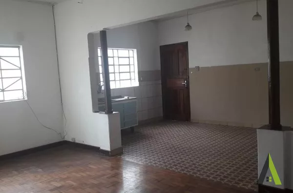 Casa Térrea no Centro de São Roque!