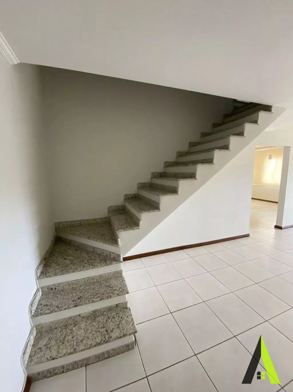 Apartamento Duplex no Centro de So Roque! - AP637