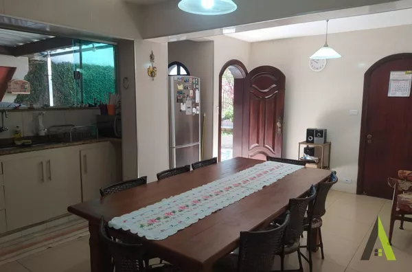 Sobrado Avarandado  em Bairro Tradicional de São Roque!