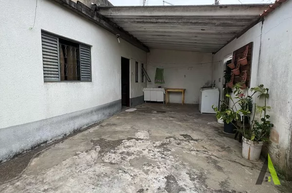 Casa Térrea em Bairro Tradicional! 